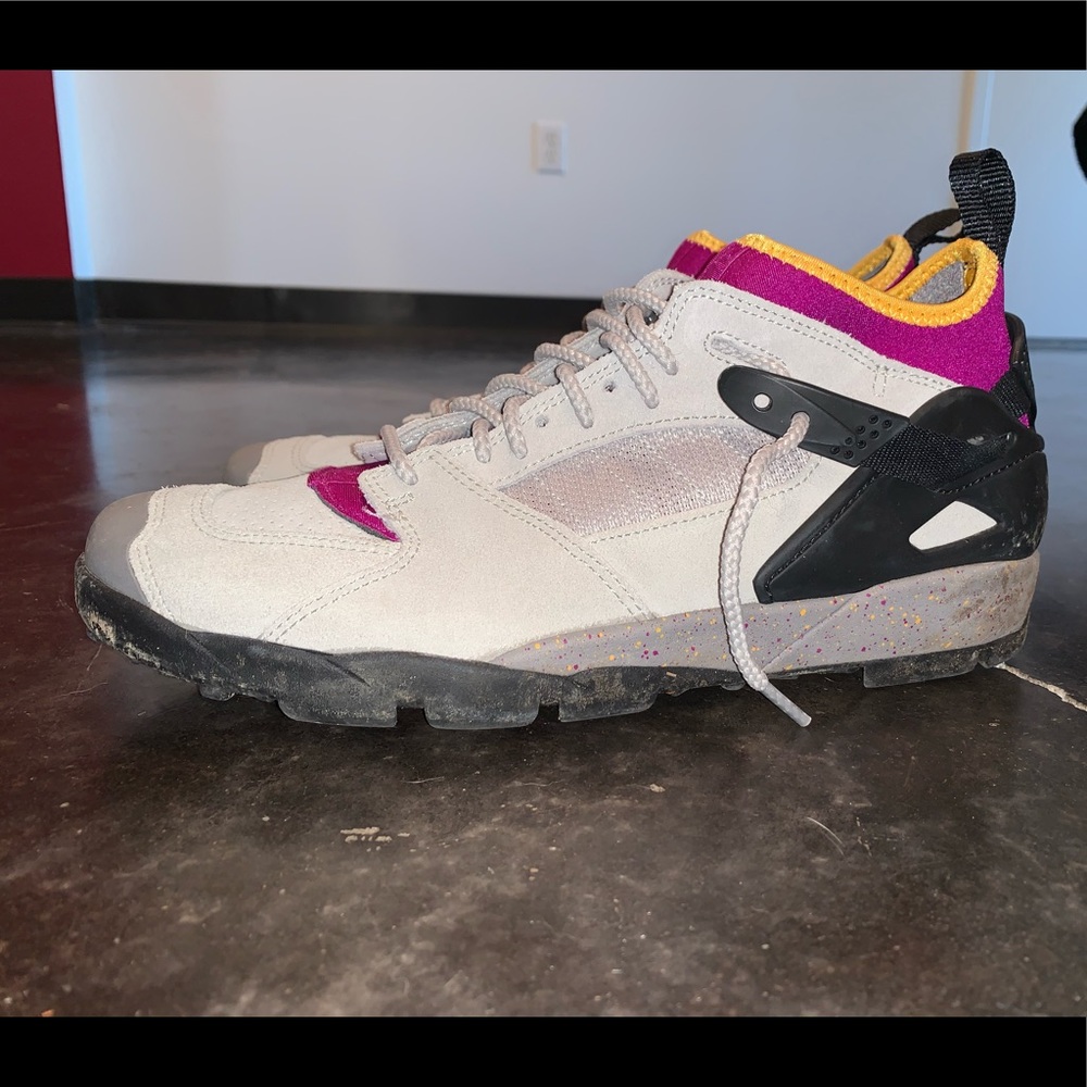 Nike ACG Air Revaderchi size 9.5